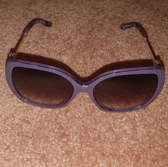 Lucky Leaf Square Oversized Purple Sunglasses - Picture 8 of 10
